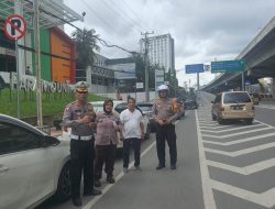 Viral! Pengunjung RS Paramount Parkir Gunakan Badan Jalan, Ini Tindakan Satlantas Polrestabes Makassar