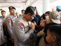 Kapolda Sulawesi Selatan Gelar Bakti Sosial, Bakti Kesehatan dan Pasar Murah di Bone