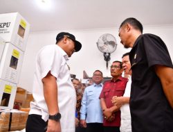Tinjau Logistik dan Kesiapan Pemilu di KPU Kota Palopo, Pj Gubernur: Nyaris Tak Ada Kendala
