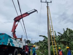 Tiang Listrik Roboh,  Dua Kecamatan  di Sidrap Padam