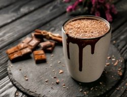 9 Ide Minuman Lezat Berbahan Dasar Cokelat yang Mudah Disiapkan