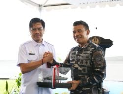 PJ Sekda Sambut Armada Baru Penjaga Laut Makassar, KRI Marlin-877