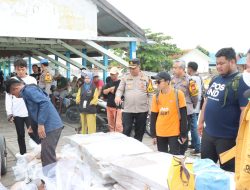 Kapolres AKBP Yudi Frianto Kawal Langsung Pendistribusian logistik Pemilu 2024 di Kepulauan Sangkarrang