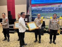 Polres Takalar Terima Penghargaan Kepatuhan Pelayanan Publik Dari Ombudsman