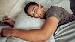 Tidur Tujuh Hingga Sembilan Jam Permalam Dapat Membantu Mengurangi IBS