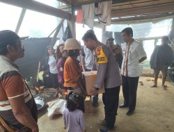 Peduli Korban Bencana Kapolres Tator Datangi Keluarga yang Terdampak Longsor
