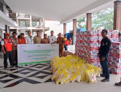 Pegadaian Kanwil Makassar Salurkan Seratus Paket Bantuan Korban Banjir Makale