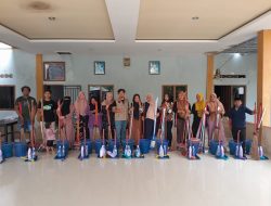 Sambut Bulan Suci Ramadan, Huadi Group Bantu Alat Kebersihan 14 Masjid di Papan Loe