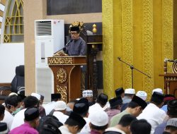 Salat Tarawih Pertama, Sekda Pinrang Bacakan Sambutan Bupati di Masjid Agung Al-Munawwir