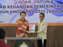 Pj Bupati Takalar Serahkan LKPD Tahun 2023 ke BPK-RI