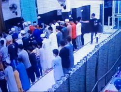 Viral, Seorang Pria di Makassar Diserang di Masjid Saat Salat Subuh