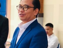 Fokus Maju Pilgub Sultra, Dr Bahtiar Serahterimakan Jabatan Ketua STIE AMKOP ke Dr Gunawan Bata Ilyas