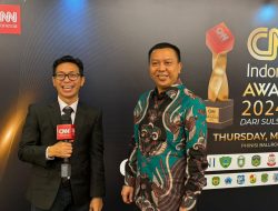 Bupati Selayar Basli Ali Terima Penghargaan dari CNN Indonesia Awards 2024