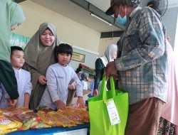 Anak Didik TK Islam Athirah 1 Belajar Literasi Lewat Berbagi Sembako di Bulan Ramadan