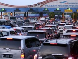 Puncak Arus Balik Lebaran, 6.688 Motor dan 7.848 Mobil Melintasi Jalur Arteri Kalimalang Bekasi