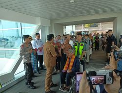 Pj Gubernur Sulsel Lepas Pemudik Gunakan Lion Air Rute Makassar-Banjarmasin