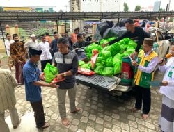 Baznas Bone Salurkan Ratusan Paket Konsumtif Marbot di Empat Kecamatan