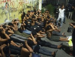Kedapatan Pesta Miras, 30 Pemuda Ditangkap