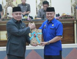 Bahas Ranperda Pengelolaan Keuangan Daerah Bersama DPRD Wajo, Pj Bupati Sebut Pertumbuhan Ekonomi Jadi Perhatian Serius