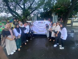 Makassar Celebrity Club Berbagi Takjil di Bulan Ramadan