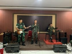 Hangatnya Sinergitas TNI-Polri, Dandim 1407 Bone Iringi Aksi Danyon C Pelopor Bernyanyi