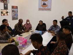 Camat Ujung Pandang Kumpulkan Lurah Bahas Pelaksanaan Program Low Carbon di Kota Makassar