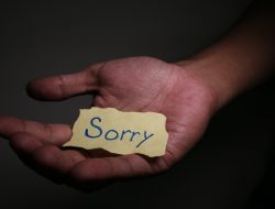 Kenali Jenis Apology Languages untuk Meminta  Maaf Lebih Efektif