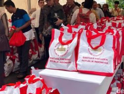 Ini Isi Paket Sembako yang Dibagikan Saat Open House Jokowi di Istana