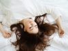 Jarang Diketahui, Ini 5 Manfaat Tidur Tanpa Bantal untuk Kesehatan!