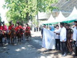 Lepas Pawai Taaruf MTQ XXXIII Tingkat Sulsel, Pj Bupati Ajak Peserta Jelajahi Wisata dan Kuliner Takalar