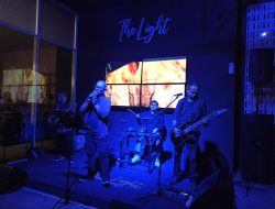 Penampilan Spesial Blue C Band Hadir di The Light Mercure Makassar Nexa Pettarani