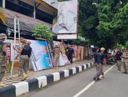 Hari Pertama Penyisiran, Pemkot Parepare Tertibkan Atribut Bacalon Walikota Langgar Perda