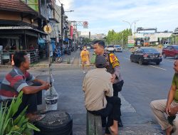 Blusukan di Pemukiman Warga, Bhabinkamtibmas Melayu Baru Jaga Harkamtibmas Jelang Pilkada Serentak 2024