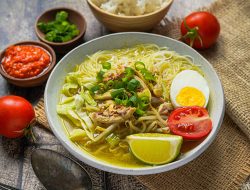 Tanpa Ribet! Soto Ayam Ala Chef Rudy Choirudin Penuh Cita Rasa