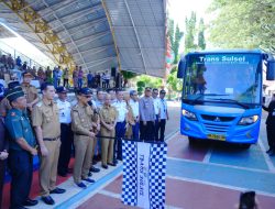 Pj Gubernur Luncurkan Dua Unit Bus Gratis Trans Sulsel di Pangkep