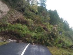 Jalan Poros Sabbang-Rongkong di Luwu Utara Lumpuh Akibat Longsor