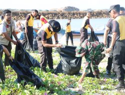 Sambut Hari Lingkungan Hidup dan HUT Bhayangkara ke-78: Polres Bantaeng-Huadi Group Gelar Aksi Bersih Pantai