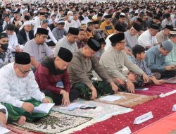 Bupati, Forkopimda Selayar Bersama Ribuan Umat Muslim Khusyuk Shalat Idul Adha di Lapangan Pemuda Benteng