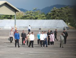 Kunker di Sulsel Berakhir, Danny dan Indira Lepas Keberangkatan Presiden Jokowi