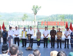 Pj Bupati Takalar Dampingi Presiden Jokowi Resmikan Bendungan Pamukkulu