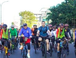 Dies Natalis UNM ke-63, Karta Jayadi Bersepeda Santai Bersama Penggiat dan Komunitas Sepeda