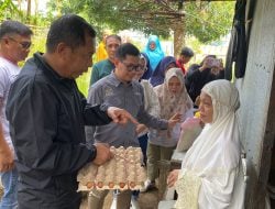 Komitmen Pemkot Parepare Atasi Stunting, Akbar Ali Bersama DPPKB Salurkan Bantuan Bagi Warga