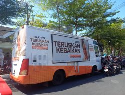 Simbol Kedekatan dengan Rakyat, Danny-Azhar dan Indira-Ilham Bakal Daftar ke KPU Naik Becak