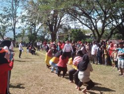 Seru Lomba Tarik Tambang HUT Kemerdekaan, Kelurahan Labukkang Juara 1 Putra, Bumi Harapan Juara 1 Putri