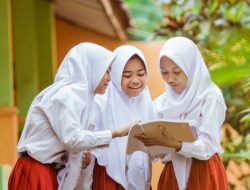 Sekolah Wajib Pakai Kurikulum Merdeka, Bukan Lagi K13