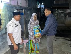 Akbar Ali Turun Langsung ke Lapangan, Serahkan Bantuan untuk Keluarga Kurang Mampu di Parepare