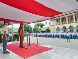 Pj Bupati Jadi Pembina Upacara di SMAN 1 Pinrang