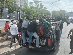 Belasan Mahasiswa Ditangkap Polisi saat Demo Protes SE 259 Rektor UIN Alauddin Makassar