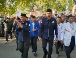 Ribuan Simpatisan Kawal Pammase Naik Bemor ke KPU Wajo