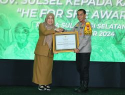 Kapolda Sulsel Terima Penghargaan Gender Champion